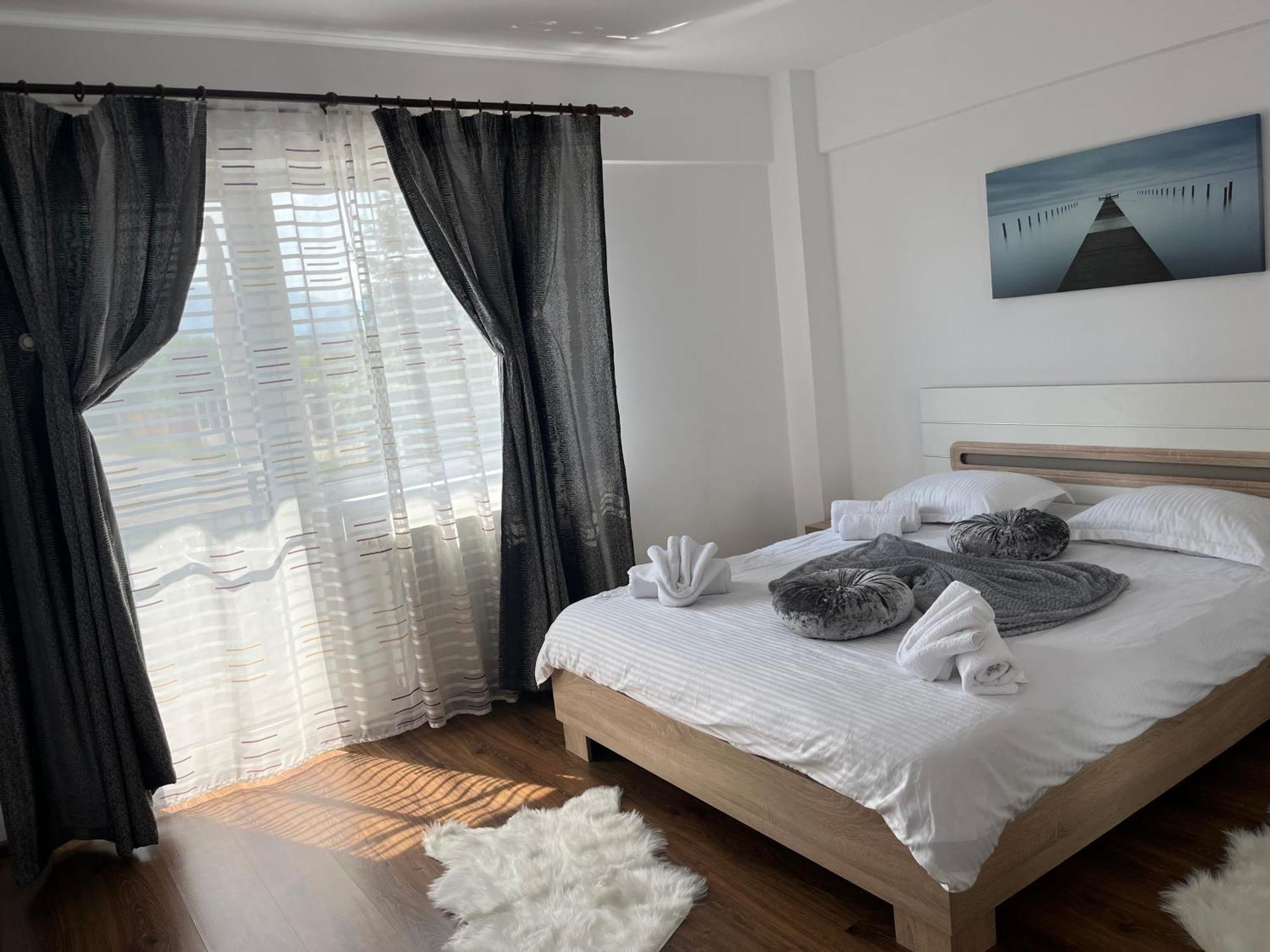 Green Apartaments Zărneşti Exteriör bild