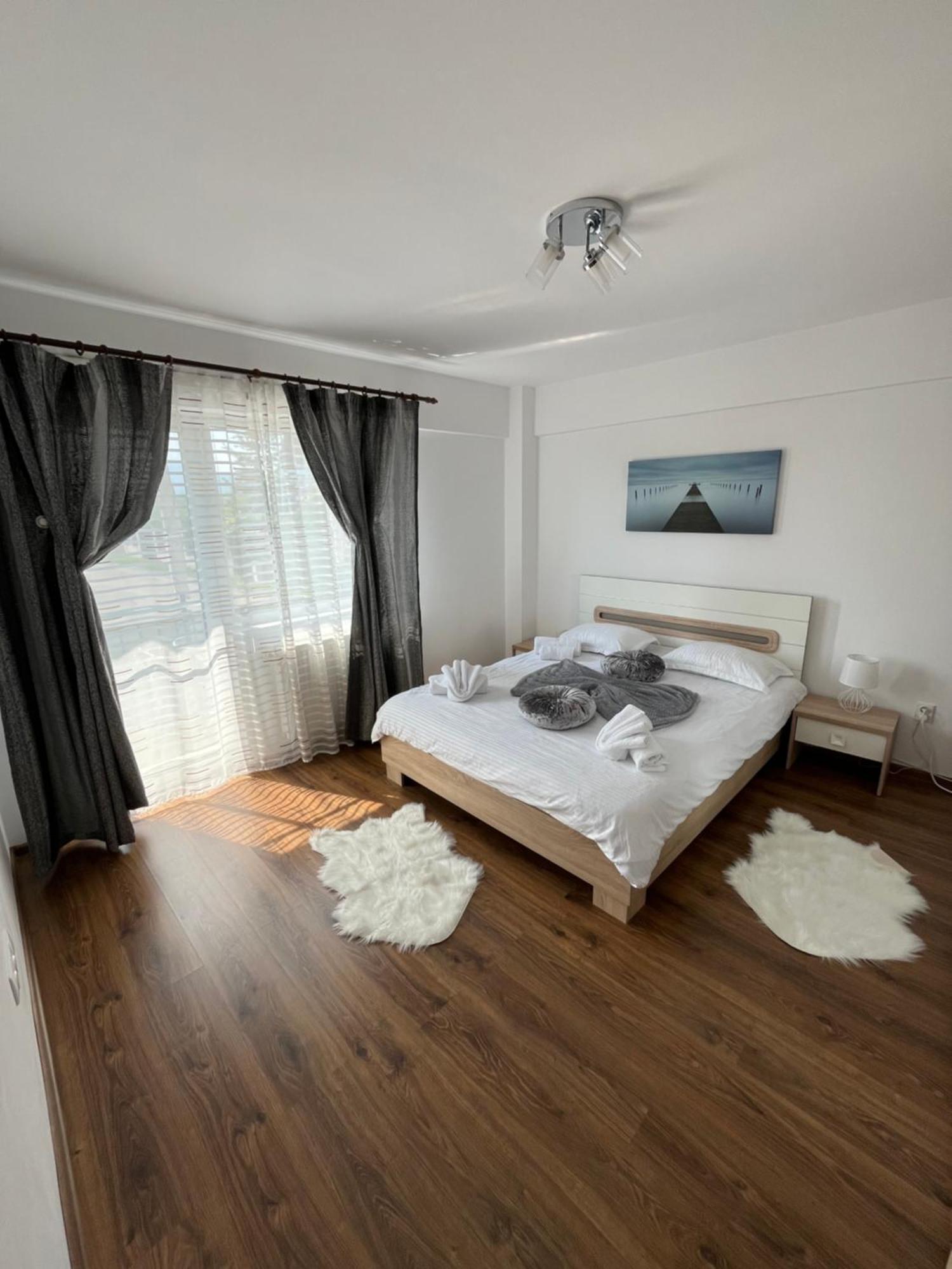 Green Apartaments Zărneşti Exteriör bild