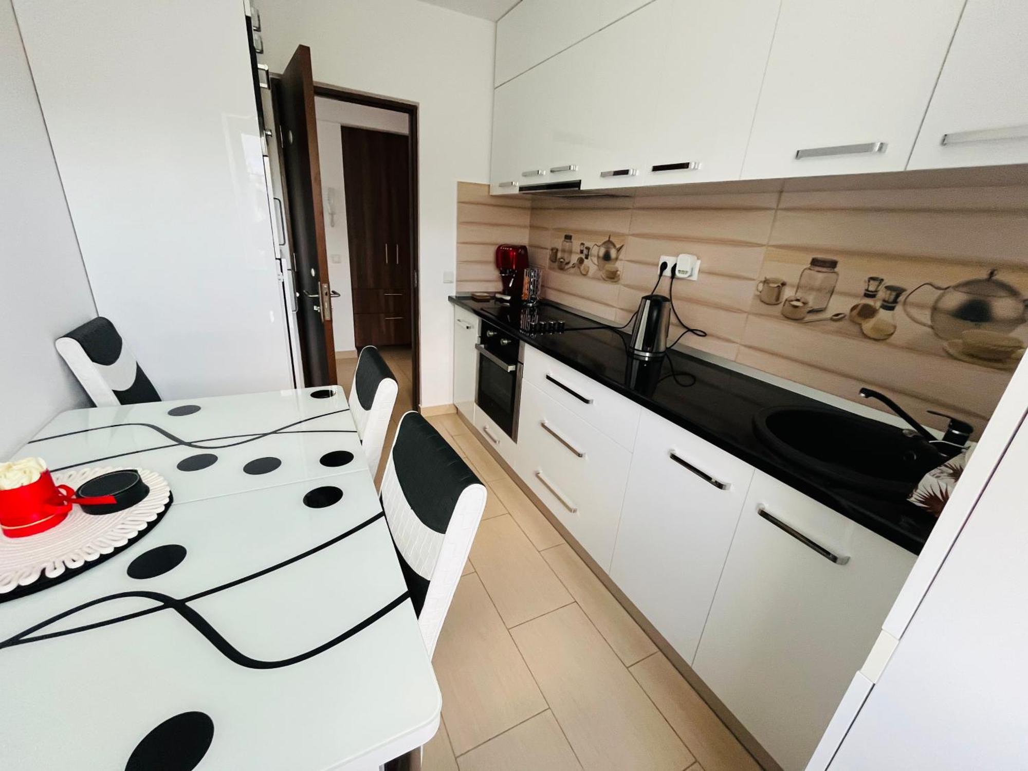 Green Apartaments Zărneşti Exteriör bild