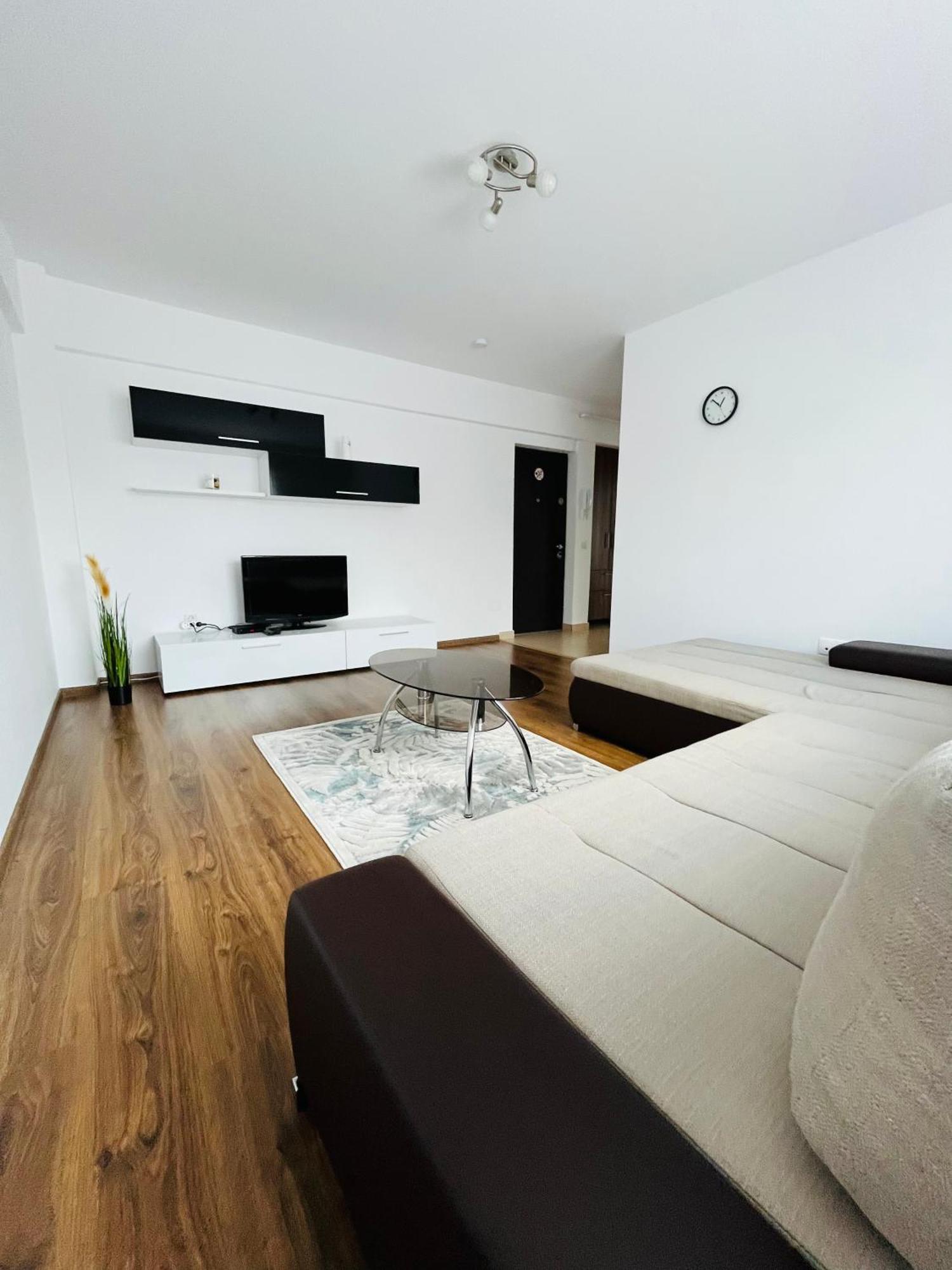 Green Apartaments Zărneşti Exteriör bild