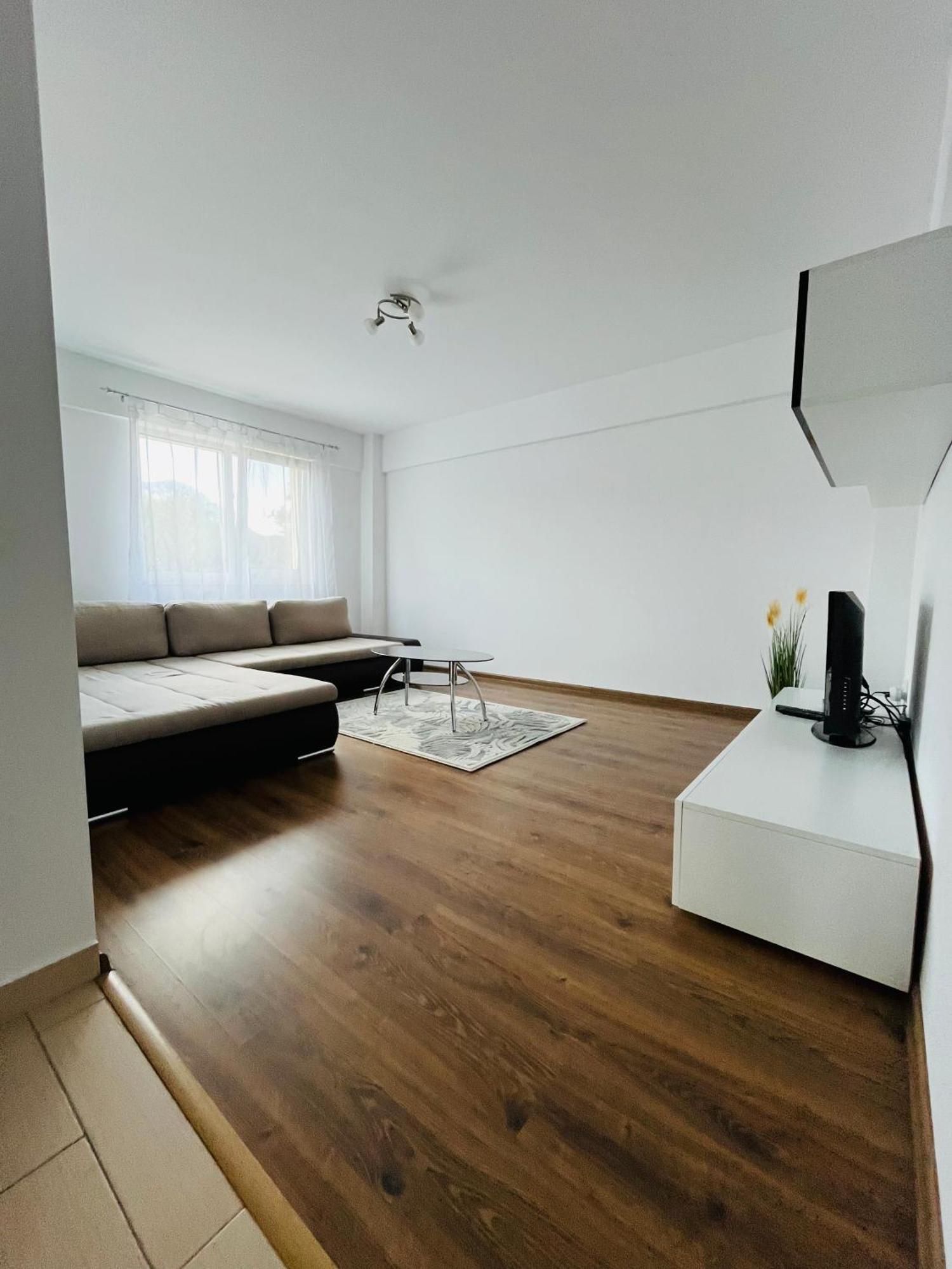 Green Apartaments Zărneşti Exteriör bild