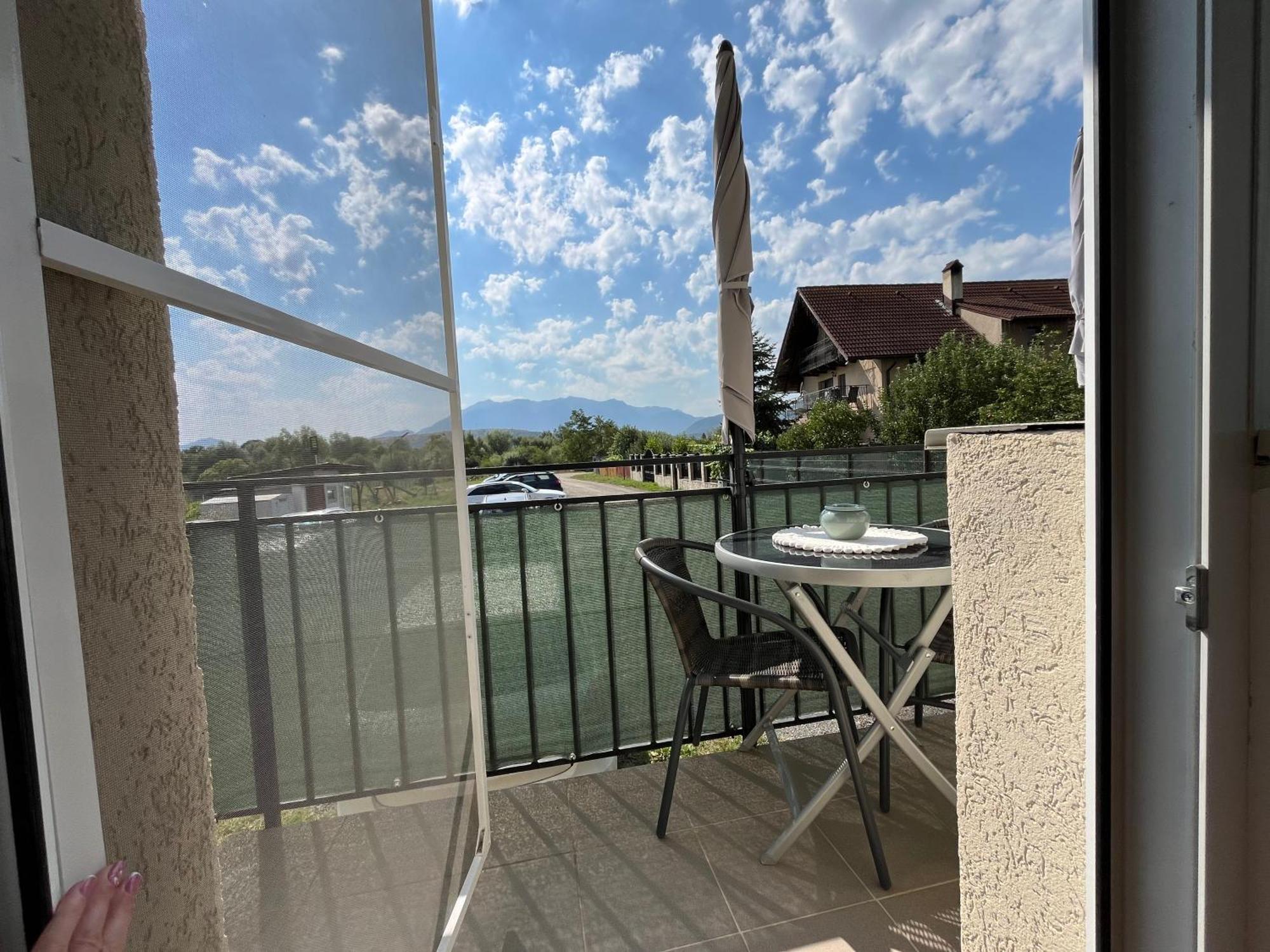 Green Apartaments Zărneşti Exteriör bild