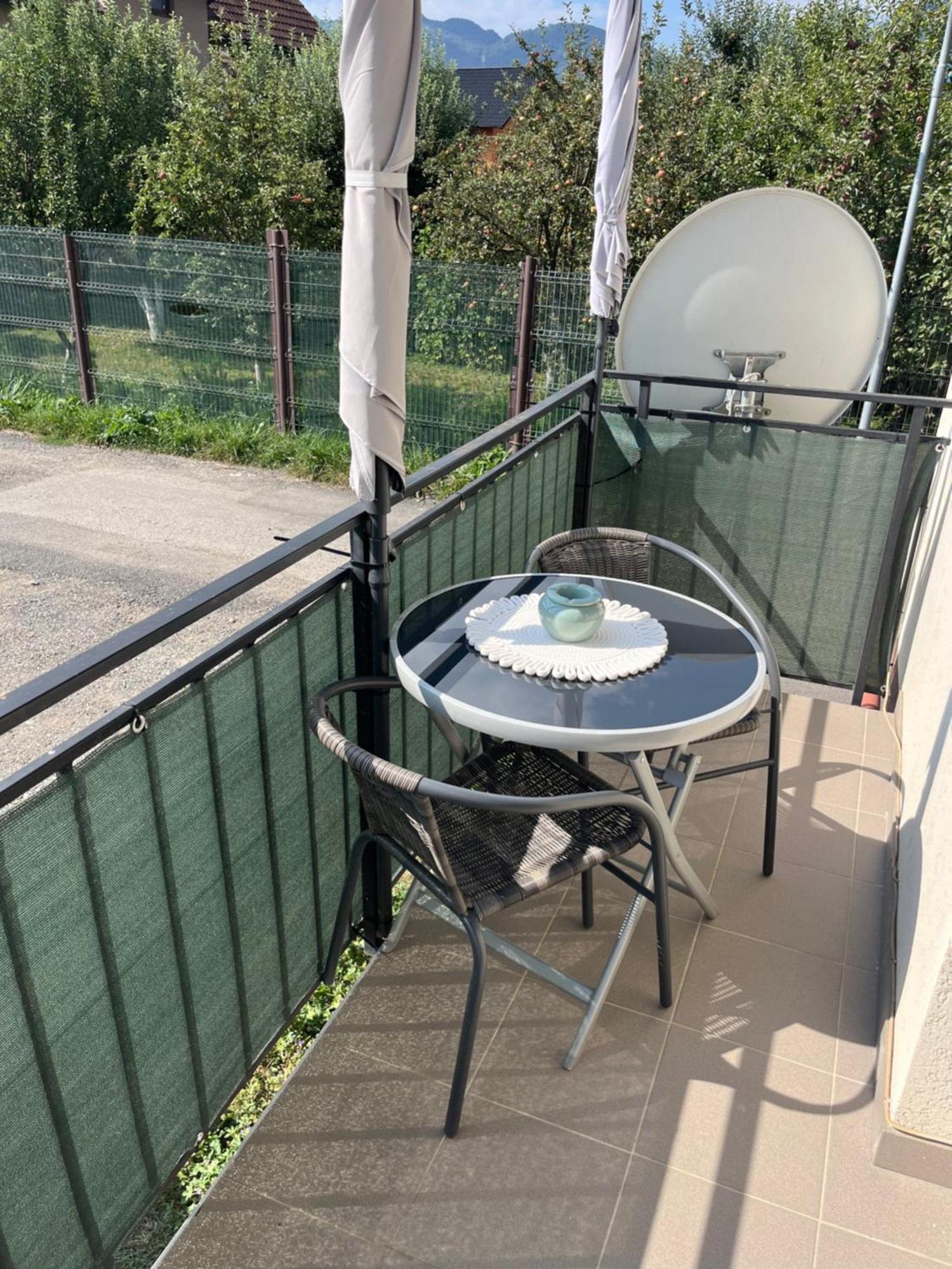 Green Apartaments Zărneşti Exteriör bild